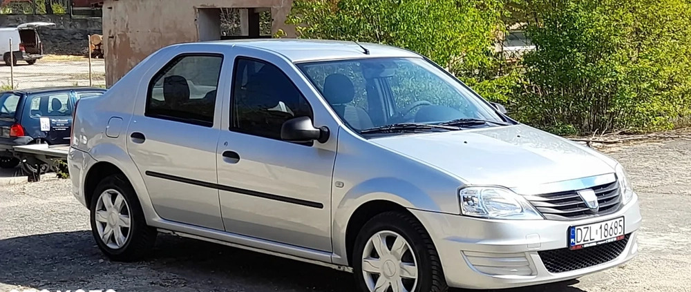 Dacia Logan cena 11999 przebieg: 175600, rok produkcji 2009 z Wojcieszów małe 137